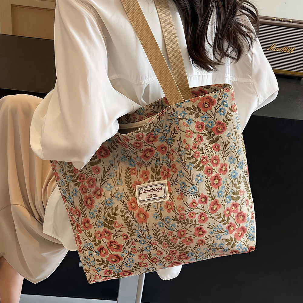 Large capacity single shoulder handbag for women ins canvas bag niche class commuting high-value floral tote bagzwq 251211