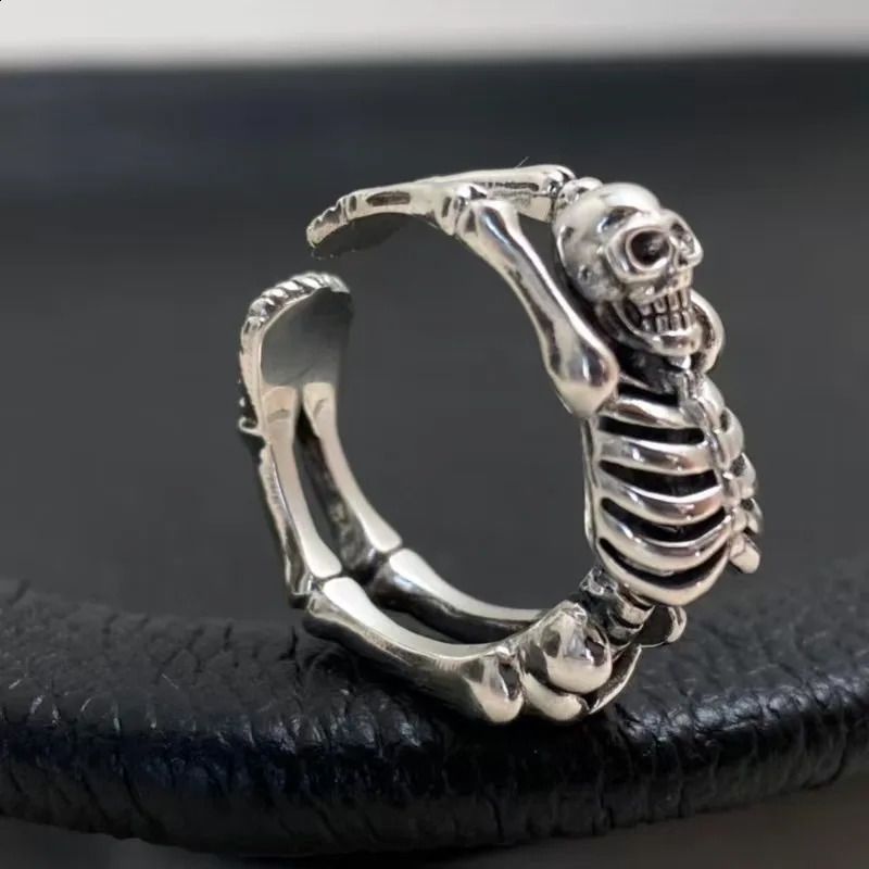 Hip Hop Niche Fashion Retro Punk Dark Skeleton Ring Personality Halloween Rock Skeleton Ring Exaggerated Accessories 251204