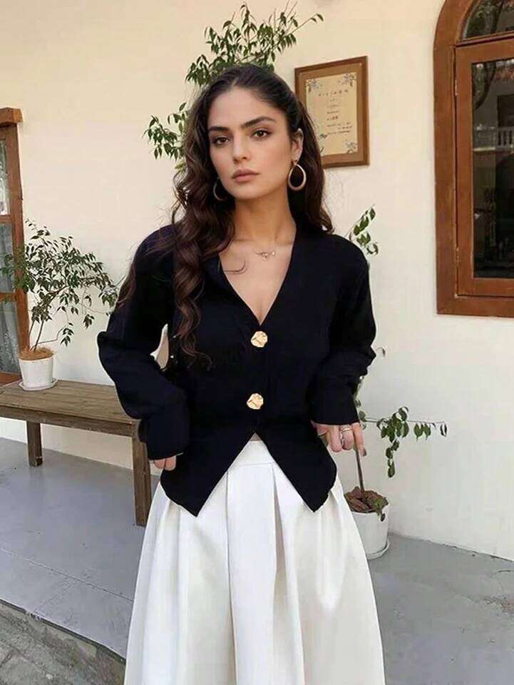 Autumn/Winter New Arrivals Stylish Metal Buckle Long-Sleeved Knitted Cardigan Versatile And Elegant For Women