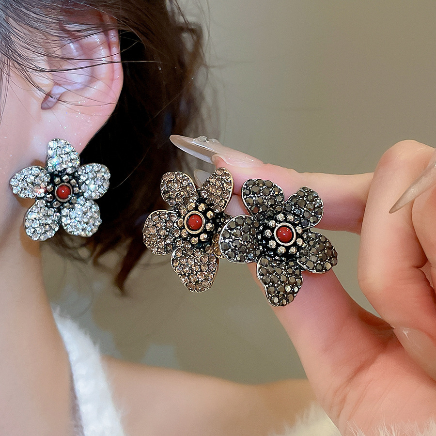 Silver Needle Inlaid Diamond Flower Vintage Light Luxury High-end Unique Niche Design Earrings-image-1088338334