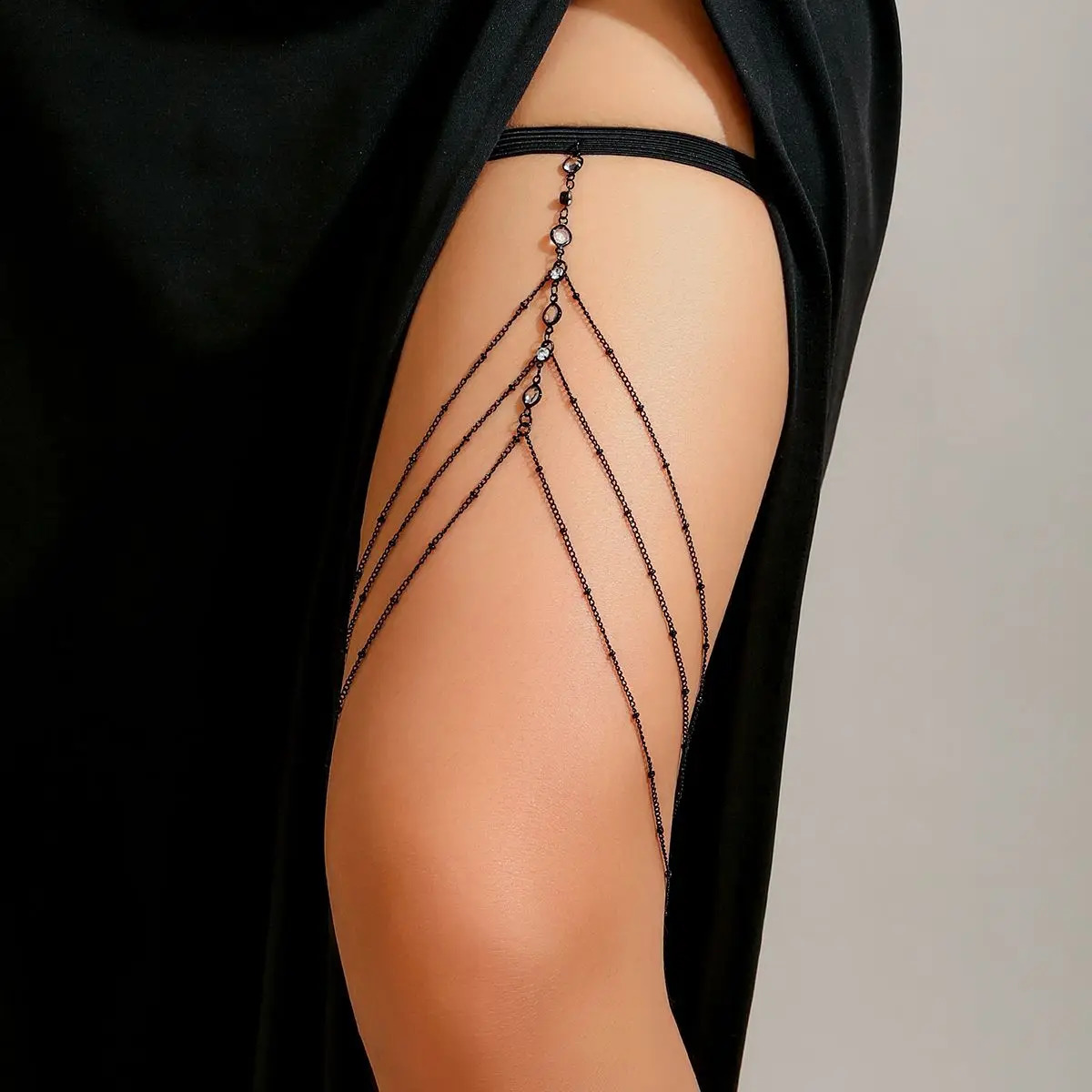 Lacteo Gothic Zircon Charm Thigh Leg Chain Black Layered Cross Women Body Jewelry Elastic Band Girls Punk Party Nightclub 251203