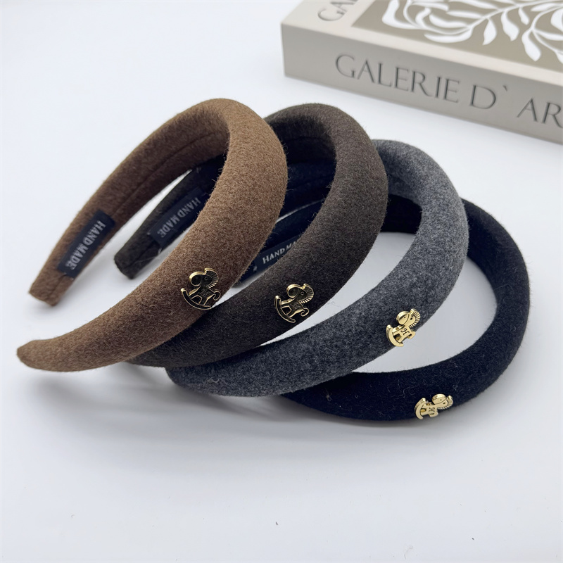 Luxury Wool Wide-Brim Gold Horse Logo Sponge Headband for Women New Arrival High Crown Hair Clip Versatile Hair Accessory