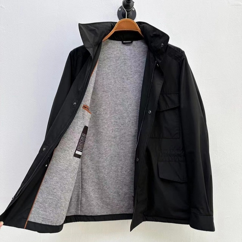 Giacche da uomo di design di lusso Caccia Utensili impermeabili Cappotto con cappuccio da viaggio multitasche per il tempo libero L1289
