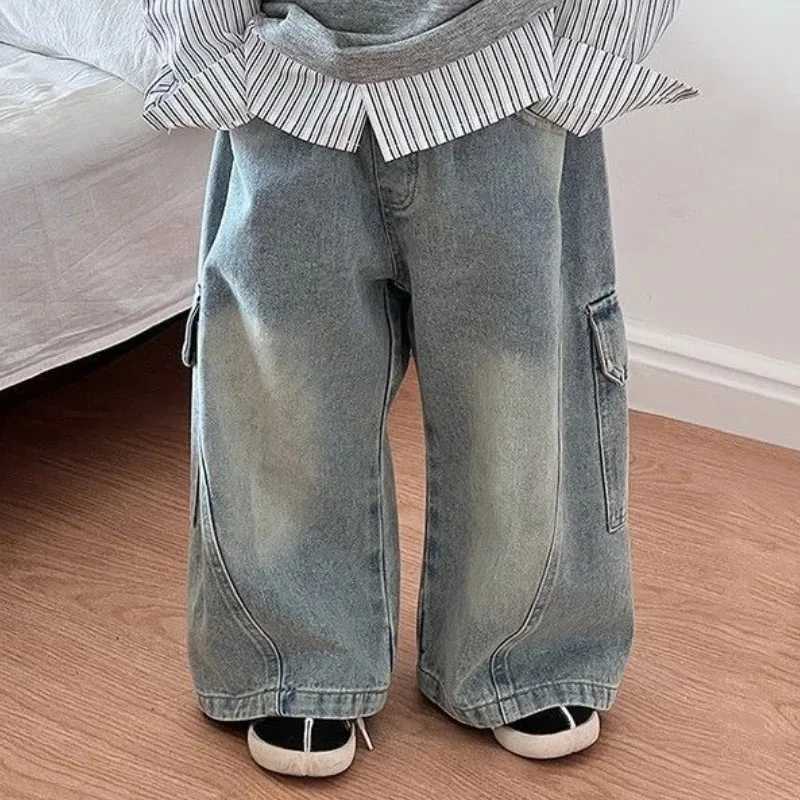 Korean Childrens Jeans Loose Straight Pants Wide Leg Cargo Pants for Boys Girls New Spring Autumn Kids Denim Pocket TrousersT251212-image-1088151971