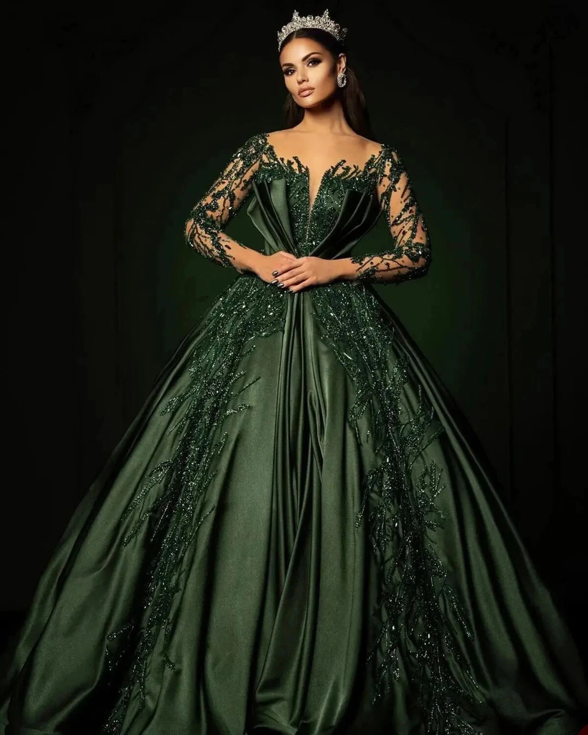 Luxury Dubai Arabic Hunter Evening Dresses Beaded Sequins Appliques Long Sleeves Satin Elegant Prom Dress Formal Occasion Gowns