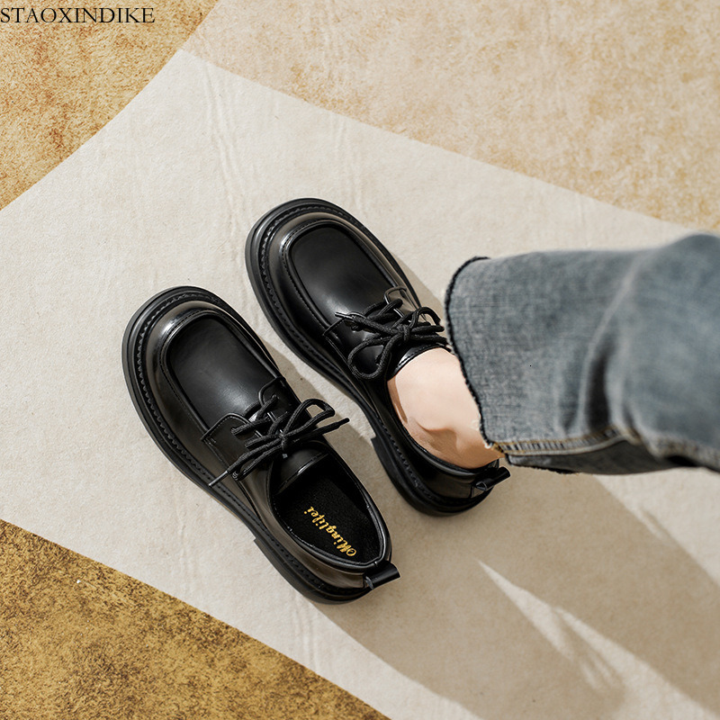 STAOXINDIKE Black Loafers for Women, Thick Sole, 2025 New Spring and Autumn Style, Chunky Heel, Slip-On, British Style, Versatile, Small Leather Sho