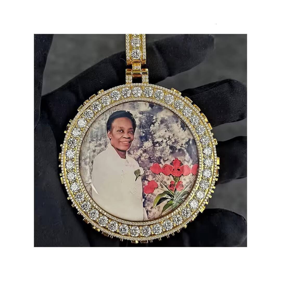 Pass Diamond Tester 25inch 3inches Width Moissanite Diamond Iced Out Yellow Gold Custom Picture Pendant for Memory