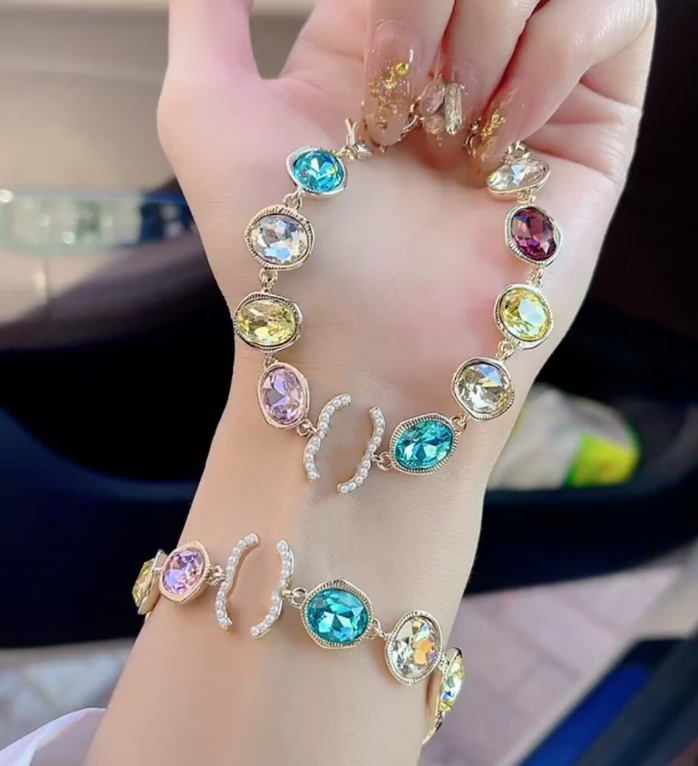 Designer Charm Bracelets Youth Chain for Elegant Women Birthday Gifts Bangl Luxury Jewelry Christmas Gift lady Bracelet French style diamond hand ch
