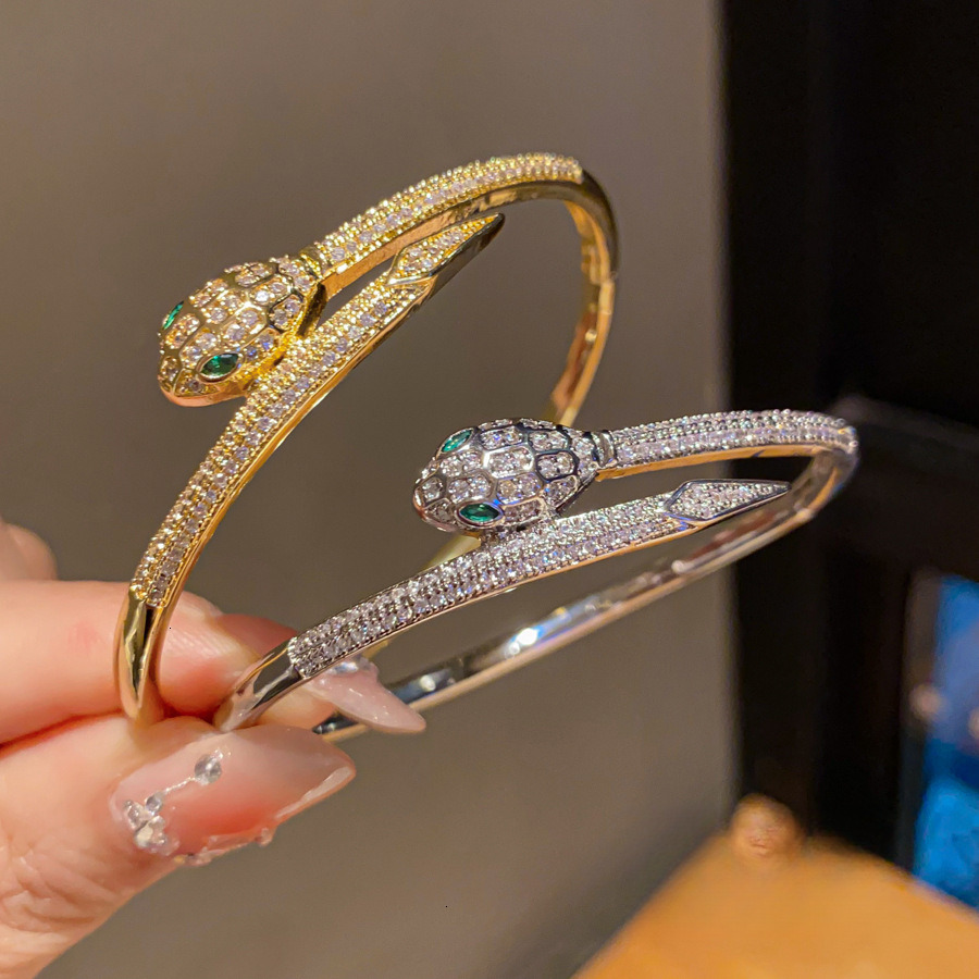 Luxury Brand Designer Jewelry 18K Like Gold Plated Zircon Snake Cross Clasp Bracelet Fashion Versatile Bangle High-end Feel Women's Fashion Acc