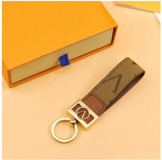 lvkey chain Quality Keychain Classic Exquisite Luxury Designer Car Keyring Zinc Alloy Letter Unisex Lanyard Gold Black Metal Small Jewelry