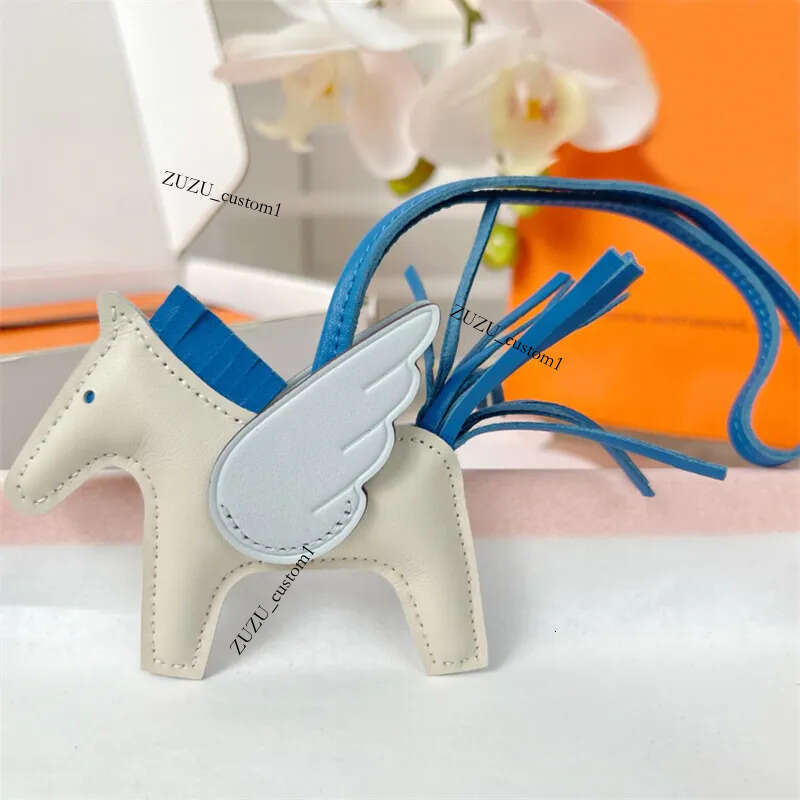 Rodeo Pegase Designer Leather Keychains Men Women Horse Bag Charm Keyring Lovers Key Ring Jewelry818