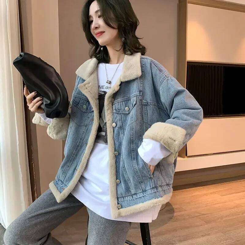 Fashion 2026 With Fur Plush Denim Jacket For Women Wool Inside Padded Woman Jean Coat Blue Outerwear Warm Winter Cold Streetwear Vintage