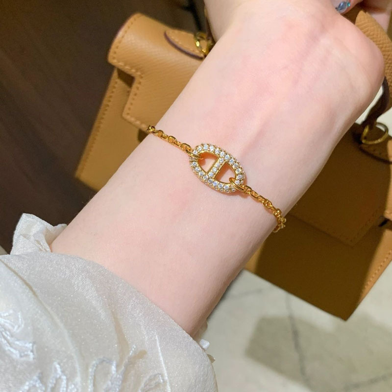 Light Luxury Retro High End Feel Inlaid With Full Diamond Design Bracelet Simple Design Trendy Fashion Personalized Jewelry Boutique And Versatile G