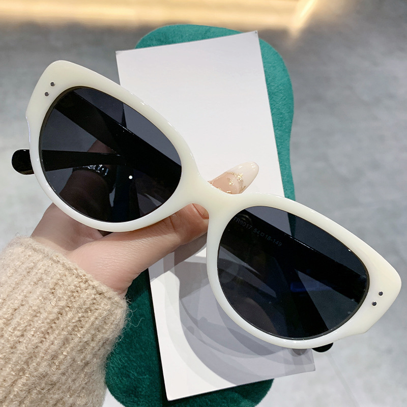 Cool Fashion Chic UV400 Trendy Black Narrow Frame Internet Celebrity Sunglasses For Women New Cat Eye Polarized High-End European And American Style
