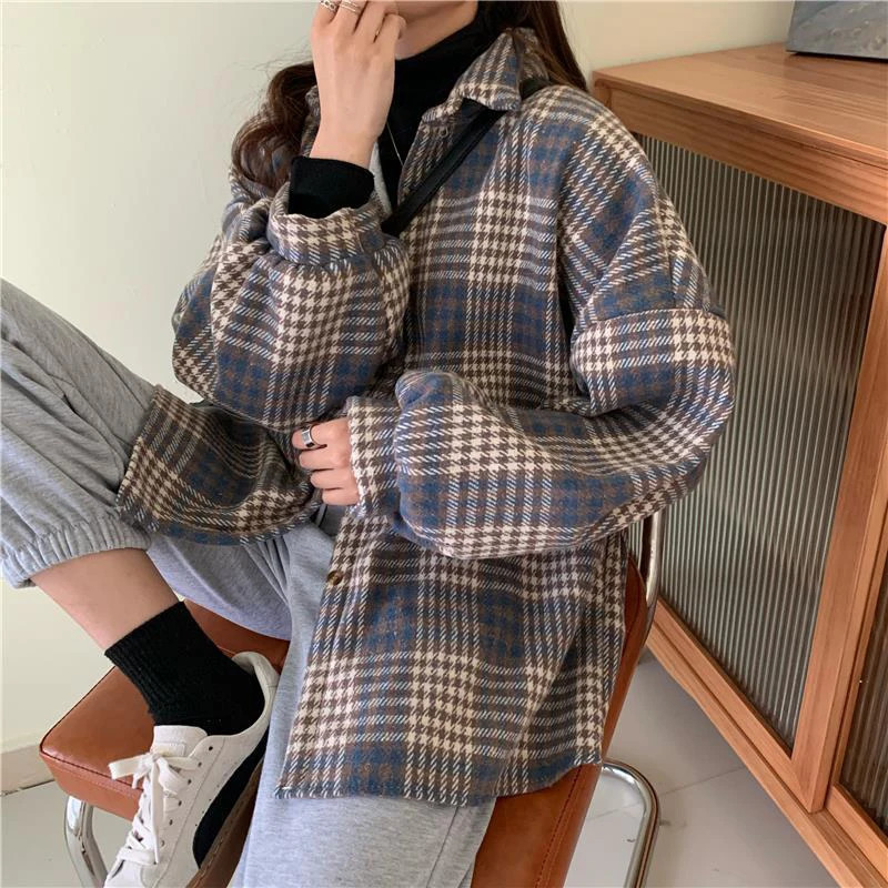 Women Plaid Shirt Fall Winter Plush Thicken Loose Casual Vintage Blouse Korean Simple Button Long Sleeve Woolen Cloth Coat 251211