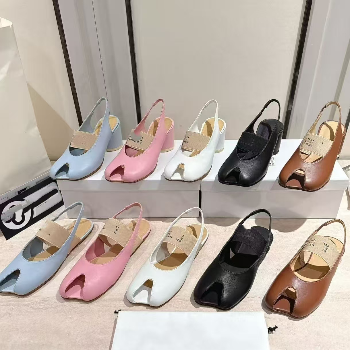 Alta qualità Semplice minimalismo Pelle verniciata Punta quadrata Sandali con tacco piatto Scarpe eleganti da donna Scarpe basse di design di lusso