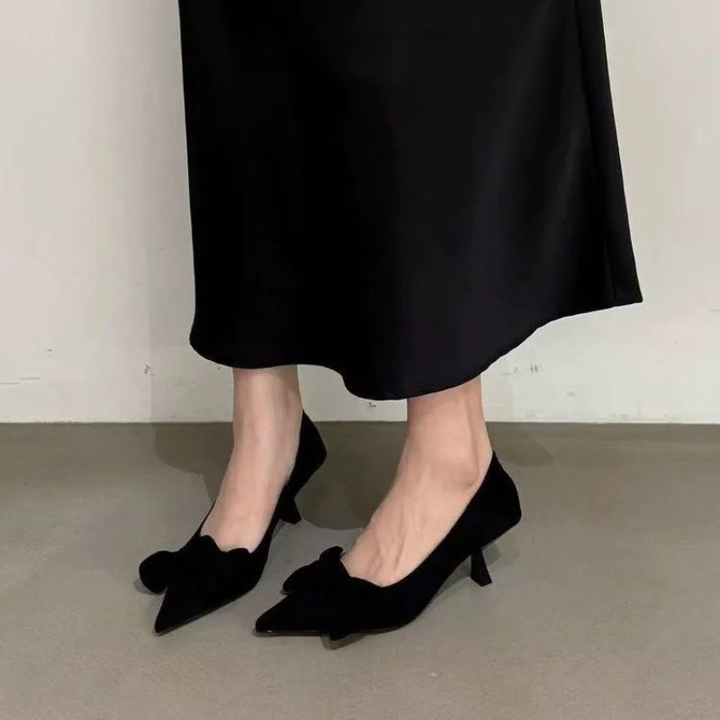 Autumn Korean Version Trend Niche Thin Heel Shallow Bow Fashion Versatile Pointed Temperament Single Shoes Women 251209