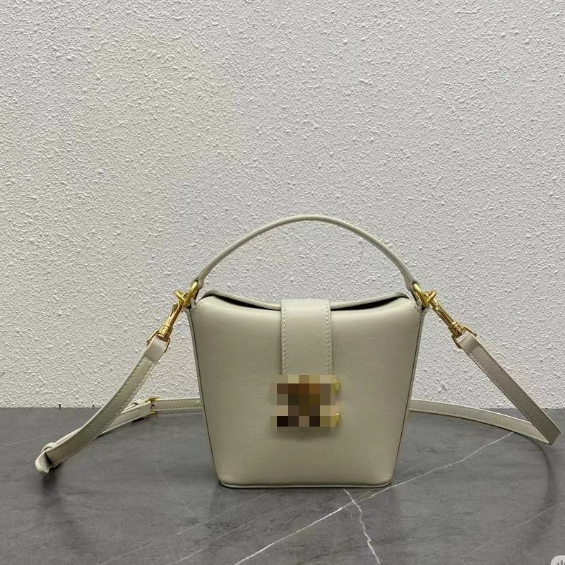The New 2025 Vintage Versatile Single-shoulder Crossbody Bag Is in Vogue