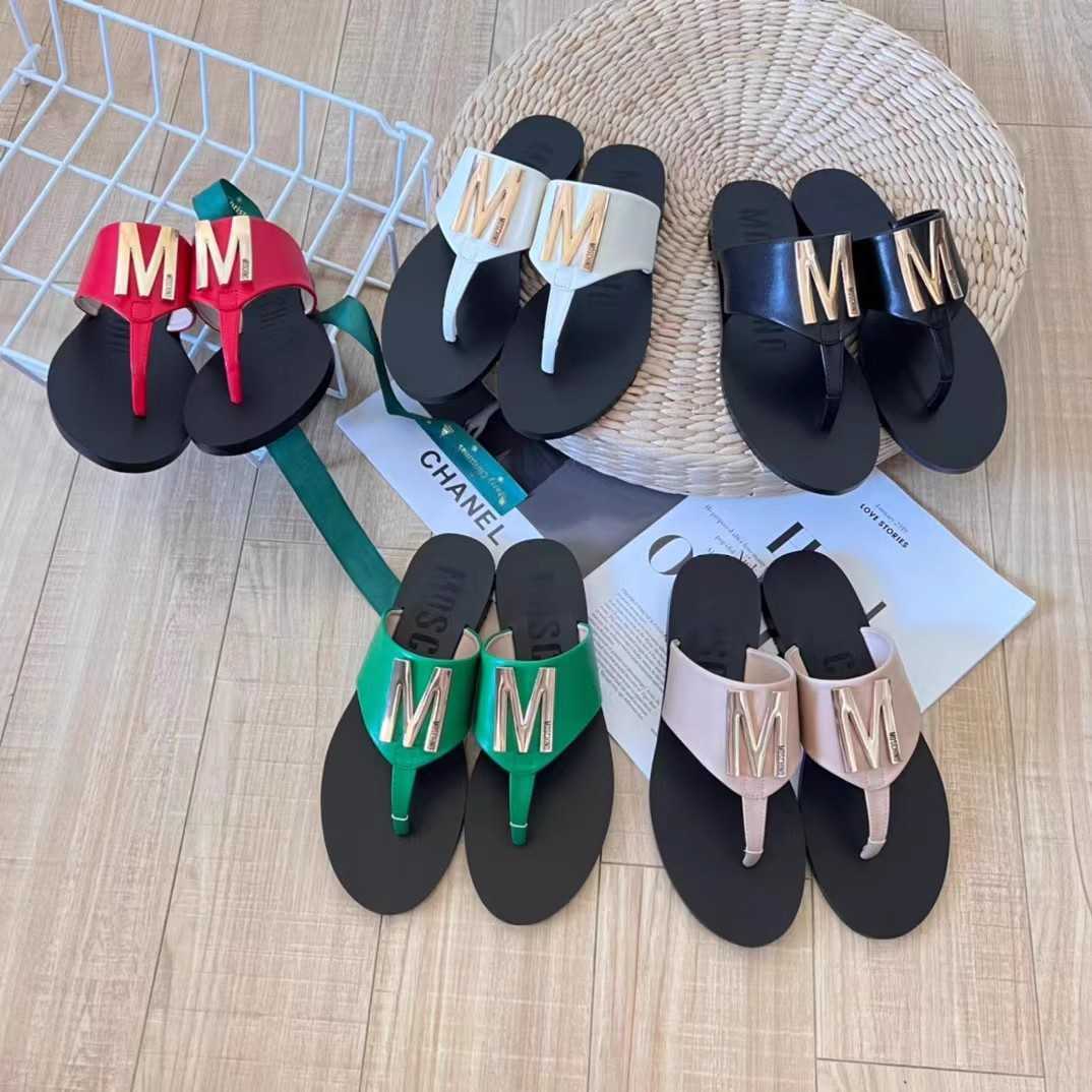 M letter buckle herringbone slippers for women in 2024 summer new leather lazy man versatile casual flat bottom comfortable slippers for women T2512