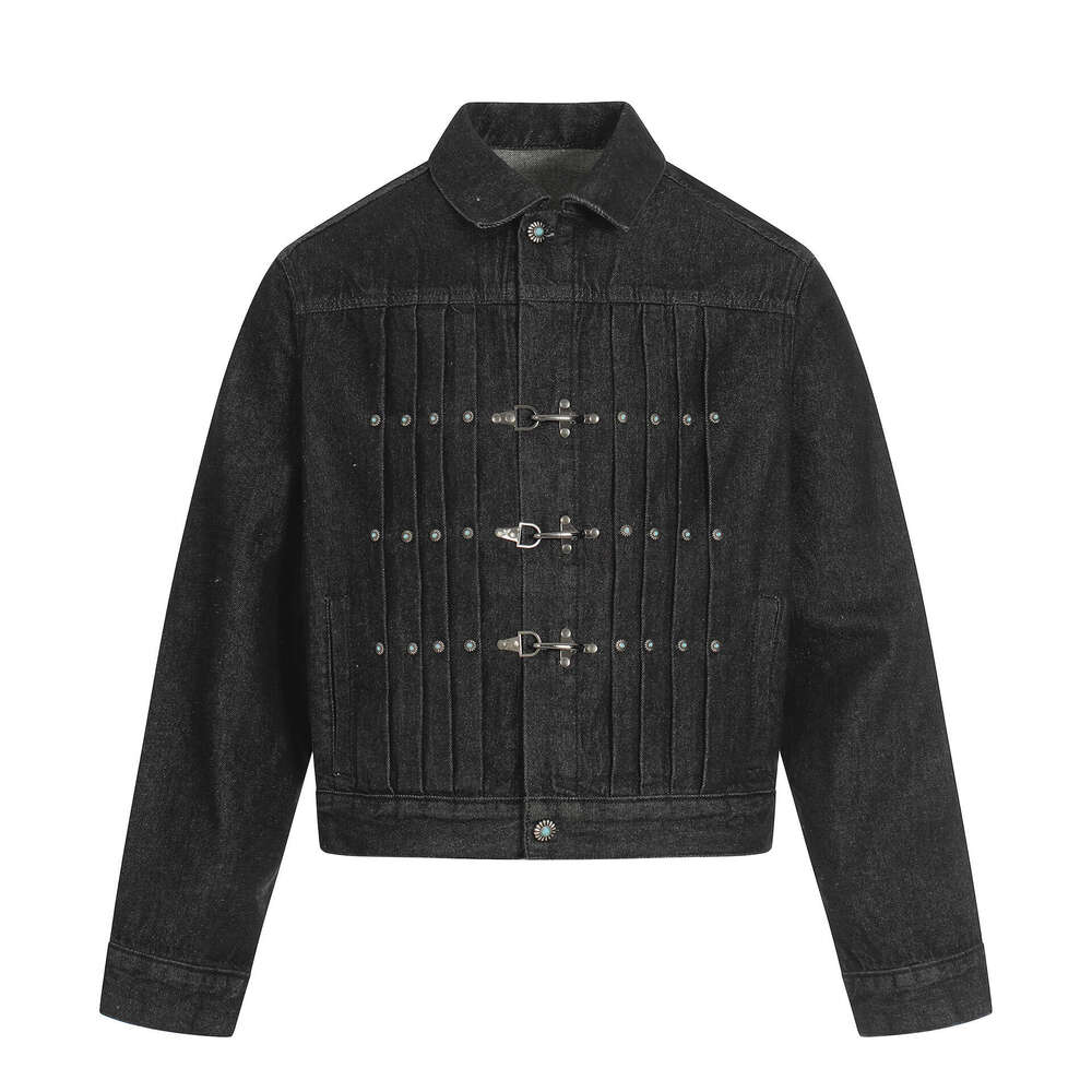 Autumn Essentials: Oversized Washed-Denim Jacket Perfecting Your Urban Look