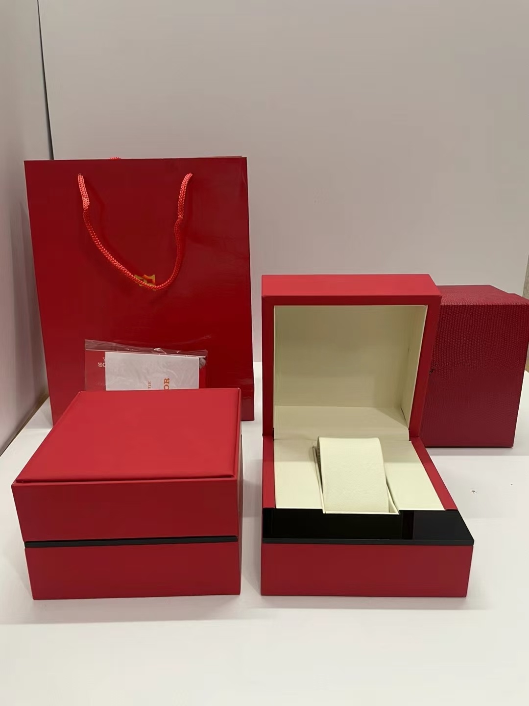 Boîte Boîtes de qualité supérieure Montre TUDORity Boîte d'origine Accessoires en gros montre Montres Livret Étiquettes et papiers de cartes en a