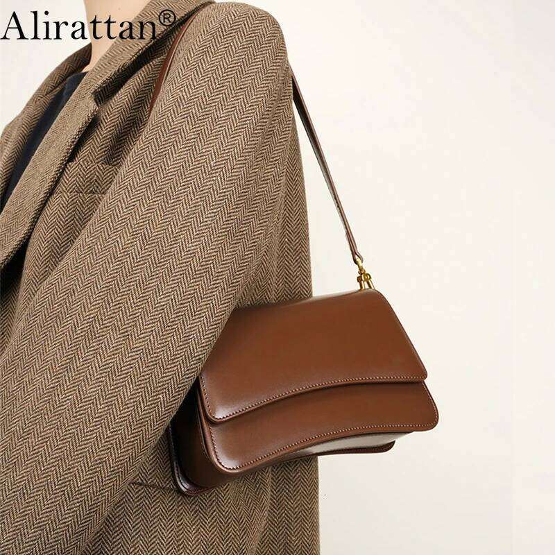 Alirattan Women New Genuine Leather Crossbody Bags Fashion Designer Autumn Winter High Quality Cowhide Ladies Shoulder Bag A547