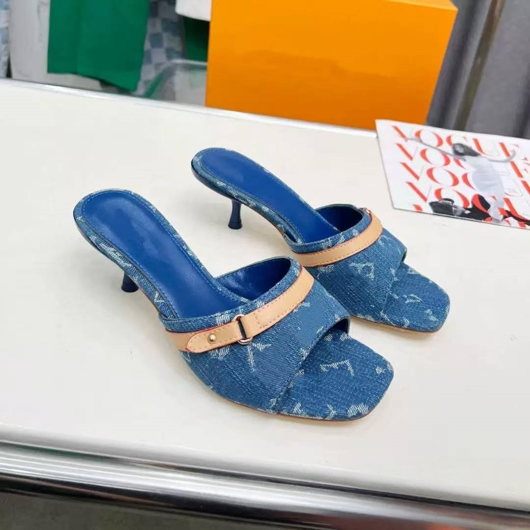 2026 chaussures de créateur sandales de luxe femmes chaussures à col de chat luxe talons hauts Denim à lanières pantoufles imprimé sandales pour