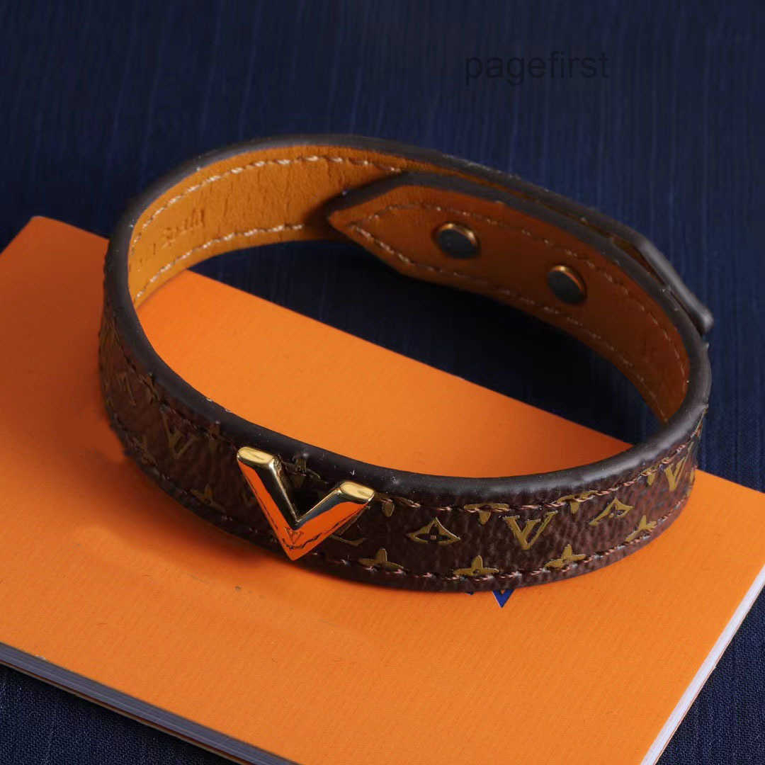 Pulsera de cuero con patrón de trébol de cuatro hojas, pulsera de lujo complicada, diseñador para mujer, regalo de joyería de diseñador retro, envío