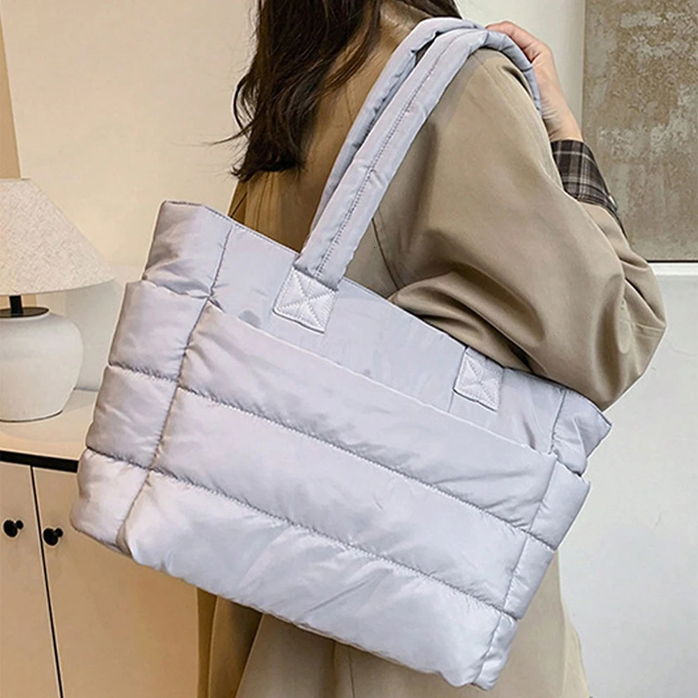 Fashionable Minimalist Women Handbag Lightweight Soft Quilted Tote Bag Casual Solid Color Large Capacity Commuting Shoulder 251210