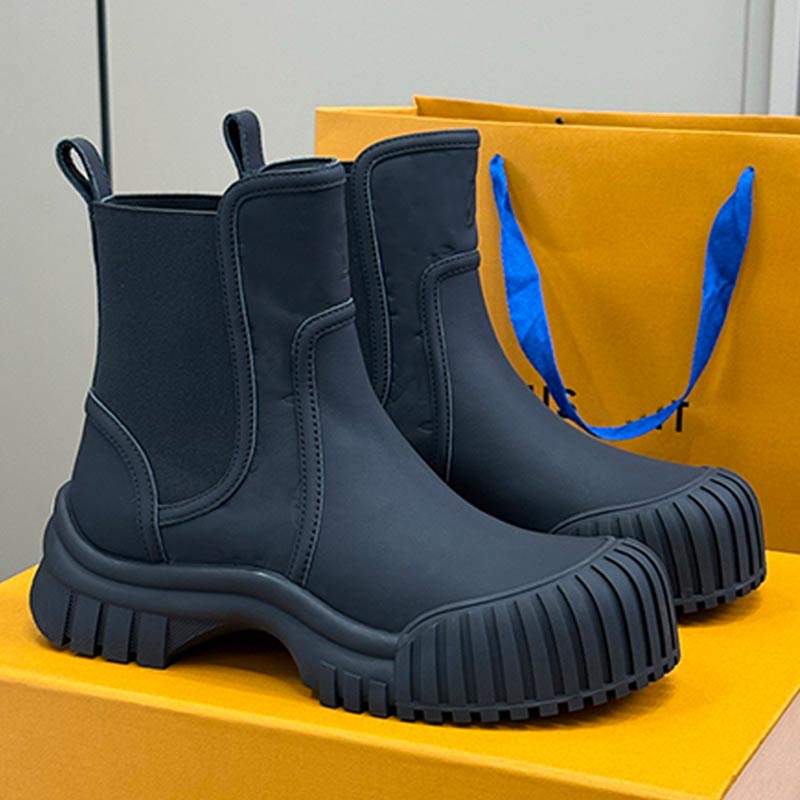 Classic designer women ankle boots luxury womens slip on boots black matte leather upper rubber sole printed logo shell texture toe outdoor Lady cas