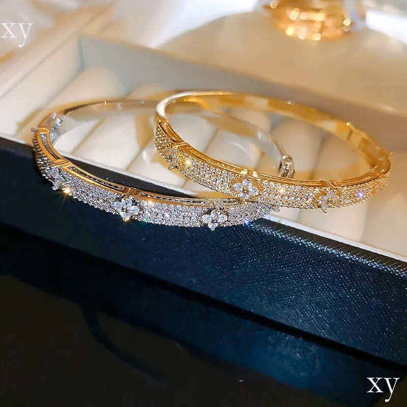 Luxury Classic Bracelet for Women copper Bangle Designer Cuff Jewelry Woman Party Gift 111C