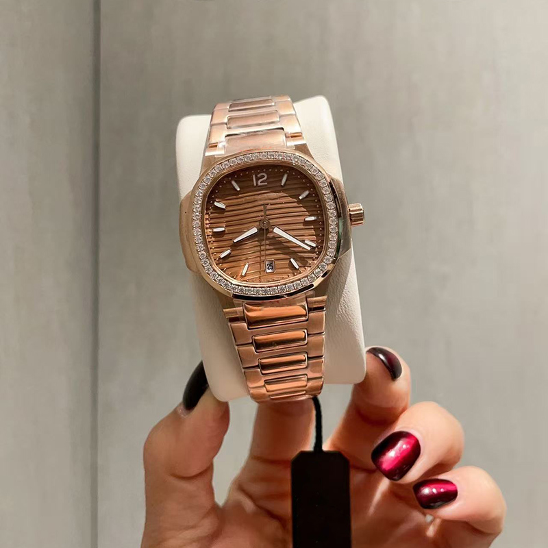 Nouvelle montre de luxe 35mm cadran mouvement à quartz montre pour femme design en acier inoxydable matériau diamant haut de gamme luxe femmes mo