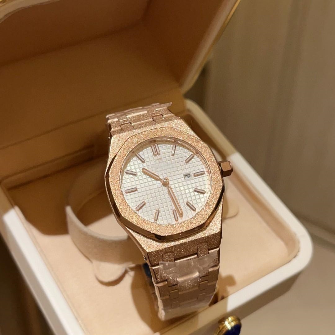 Montre de créateur mate de mode pour femmes Montre Moissanite Montre pour femme en acier inoxydable Saphir Veilleuse 34MM Montre à quartz pour fe