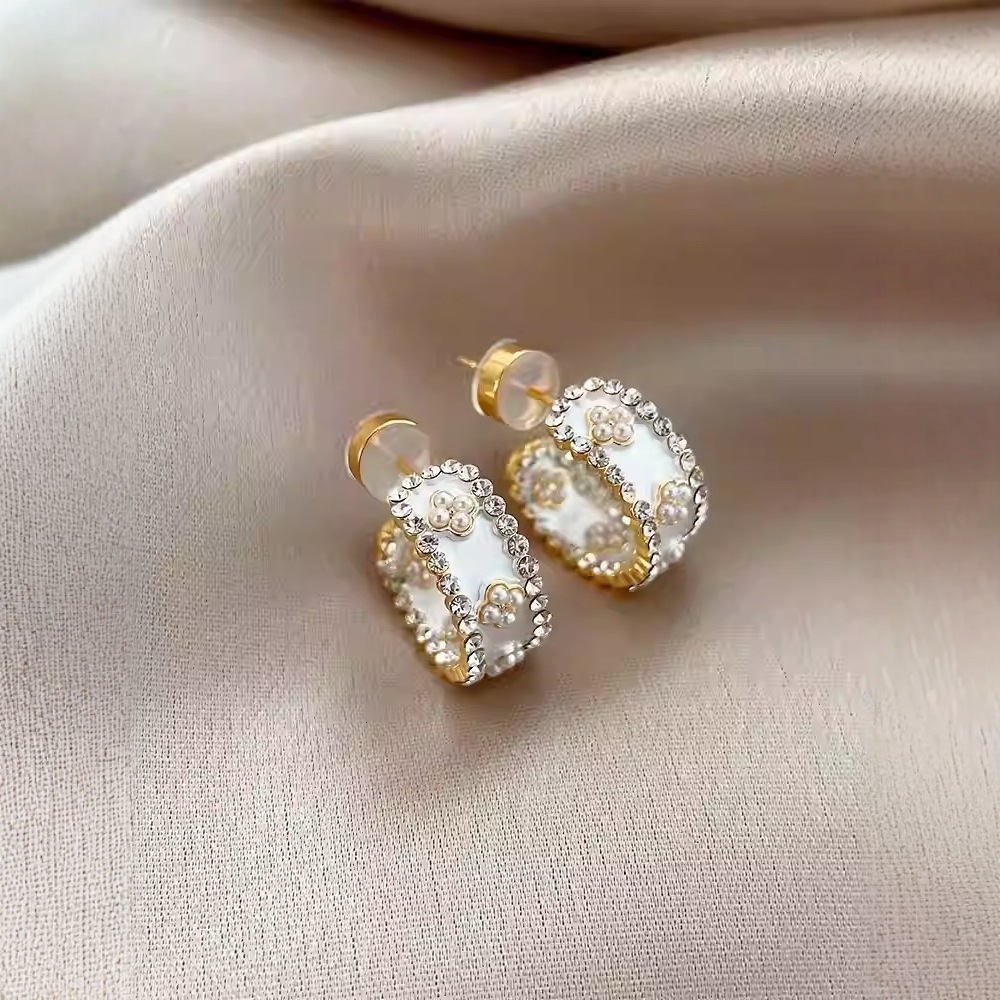 Designer Earrings With Elegant Four Leaf Flower Pearls Exquisite Micro Inlaid Zircon For Women Luxurious Jewelry Style High-end And Versatile