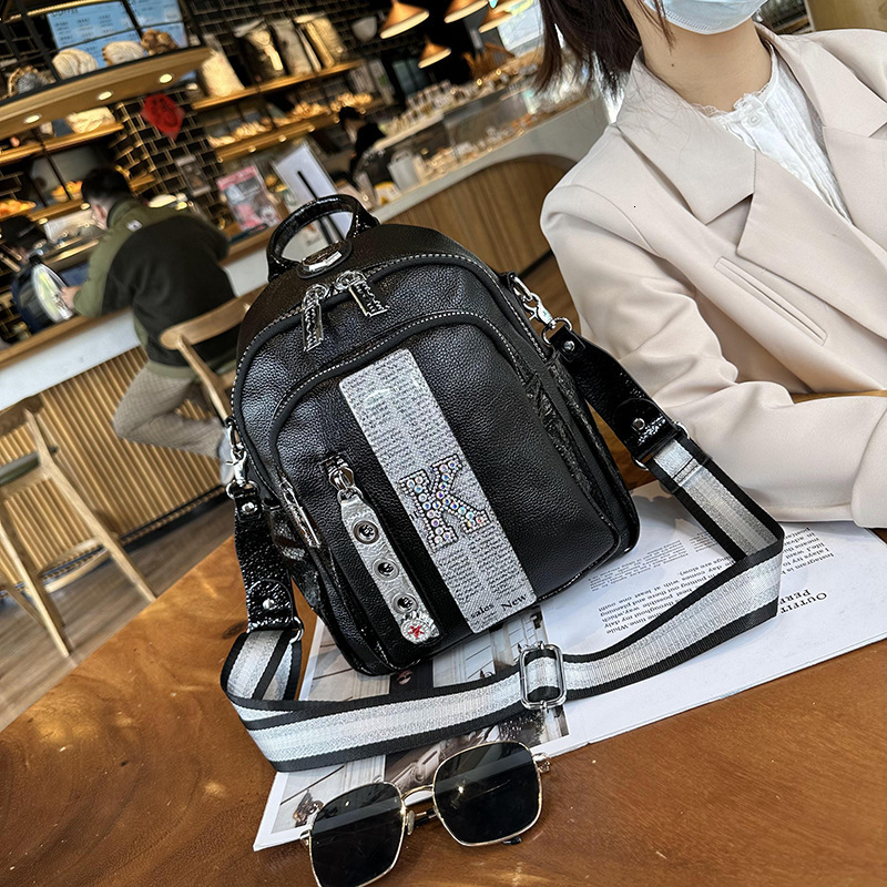 Fashionable trend soft leather super popular fashionable niche women's backpack large capacity exquisite new designer bag