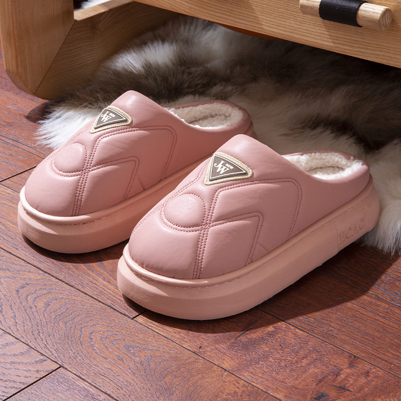 Pantoufles de luxe imperméables pour l'hiver, chaussures d'intérieur antidérapantes doublées en peluche pour femmes et hommes, 2025