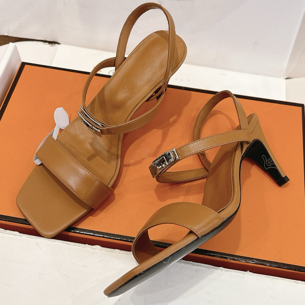 tacchi slingback Designer Scarpe eleganti da donna Tacco a gattino Fibbia in metallo Scarpe con punta in vera pelle di alta qualità Sandali con tacc
