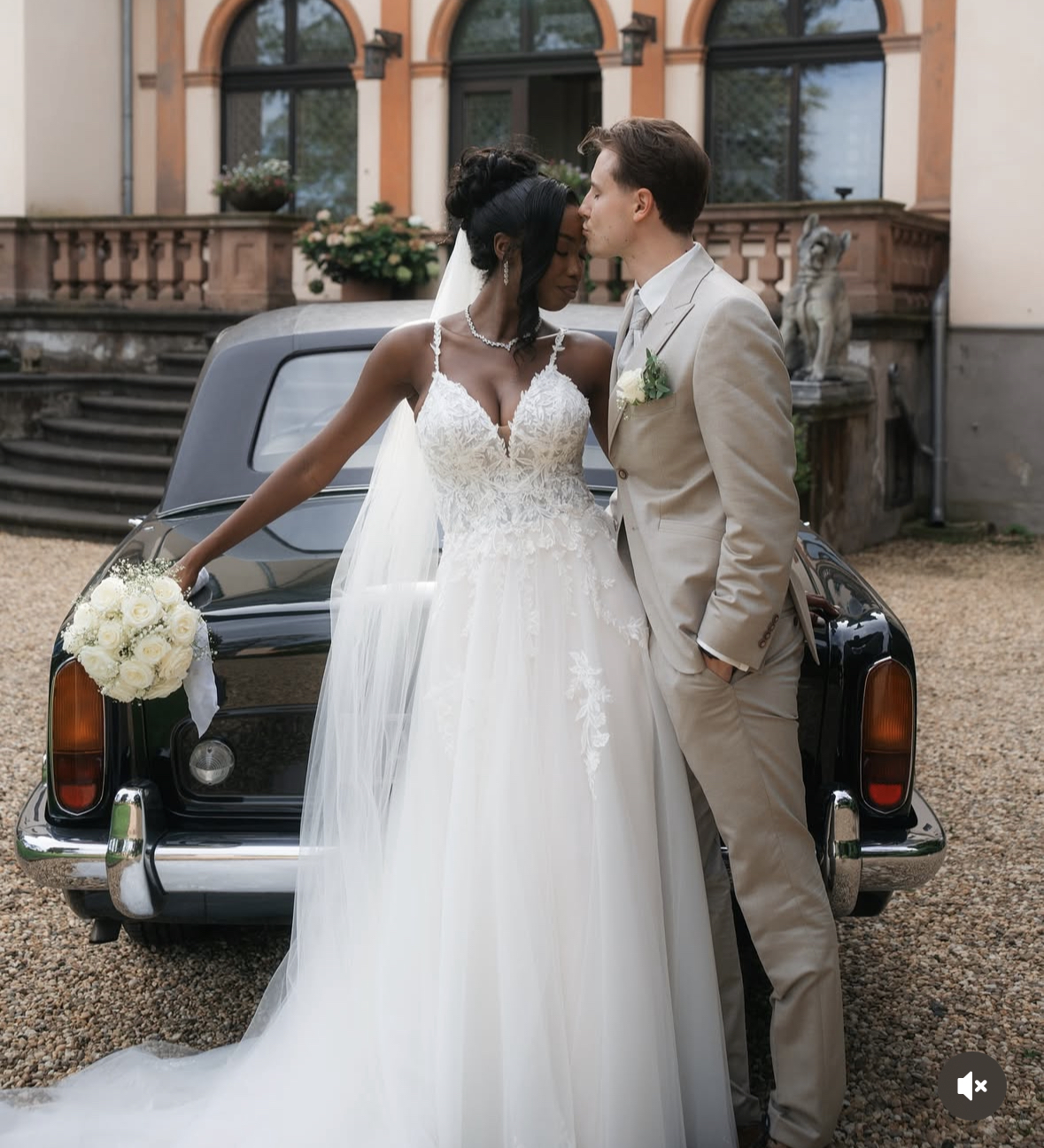 Boho Beach A-Line Wedding Dresses Spaghetti Straps Backless Bridal Gowns Lace Appliques Ivory Tulle Bride Dress Sleeveless Court Train Summer Vestid