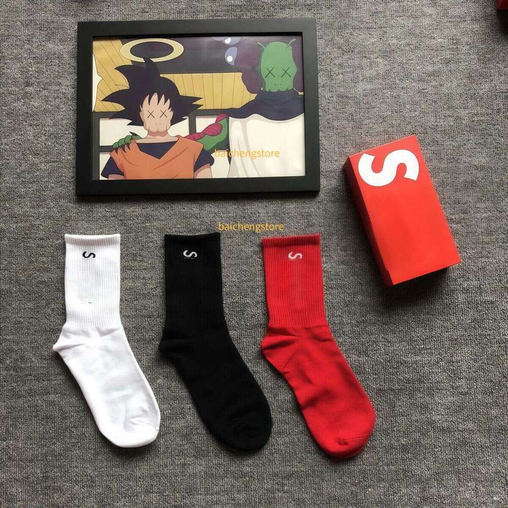 3 pairs socks with box designer socks 3 colors black white red Letter Simple Socks Unisex Four Seasons Fashion Trend Sports Comfortable Men's a
