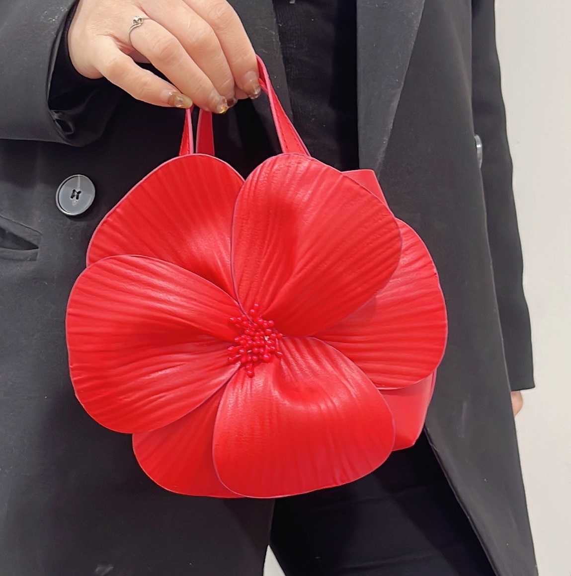 25 Early Spring New Women's Bag French Petal Flower Tote Bag Creative Flower Handbag Single Shoulder Crossbody Chain Bag