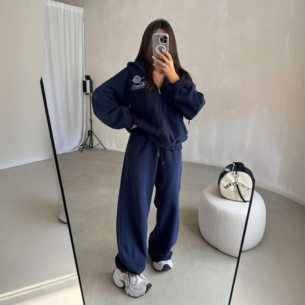 Nuova felpa con cappuccio con cerniera Set in due pezzi da donna con ricamo di fascia alta e pantaloni lunghi casual Abito pigro per l'autunno B5