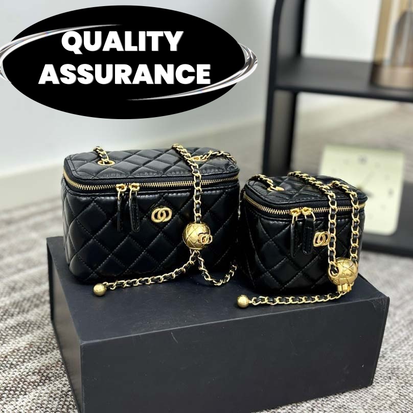 Designer Makeup Bag Quilted Vanity Case Cosmetic Bag with Turn-Lock Closure Soft Lambskin Leather Gold Tone Hardware Interior Organizer Luxury Makeu