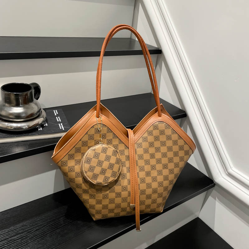 Free Shipping Women Fashion Plaid Print Tote Bag 2026 Spring New Design Casual Large Capacity Retro Light Luxury Commuter Shoulder Bag Hot Sale