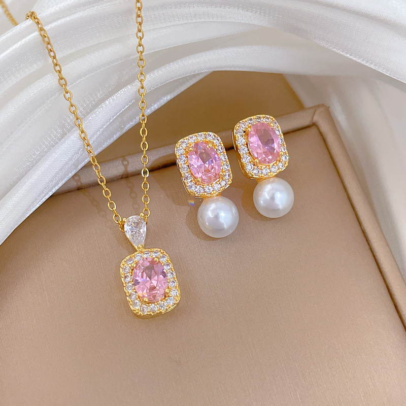 Fashionable New Pearl Block Set Light Luxury Temperament Gorgeous Full Diamond Necklace Womens Versatile Collarbone Titanium Steel Chain