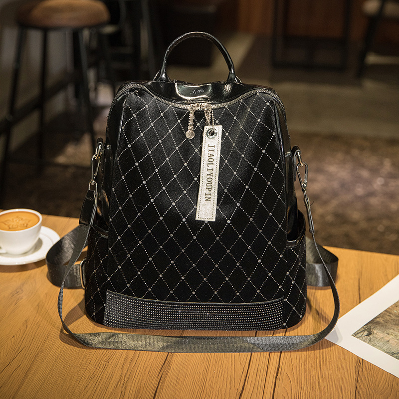 Street Trend Soft Leather Rivet Single Shoulder Shoulder Shoulder Shoulder Women's Backpack Fashion Large Capacity Backpack Designer Bag