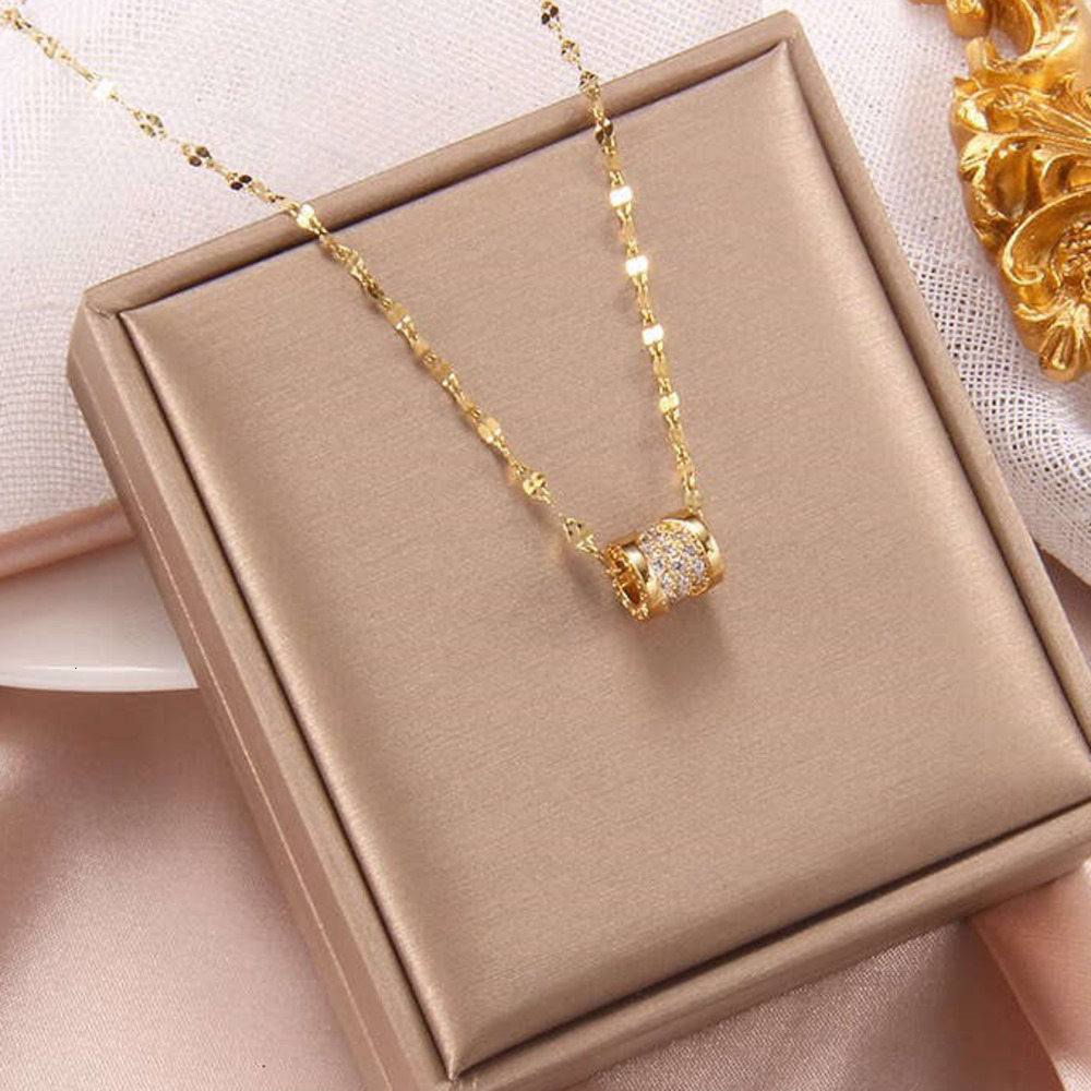 Pendant Necklaces Necklace Designer for Women Luxury Pendant Necklace jewelry men Zircon Titanium Steel plated with 18K gold silver