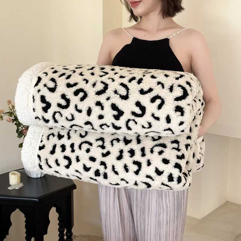 Leopard Print Thicken Warm Blanket Soft Comfortable Artificial Lambswool Sofa Blanket Cozy Yarn Dyed Jacquard Nap Blanket Shawl H251216-image-1088601095