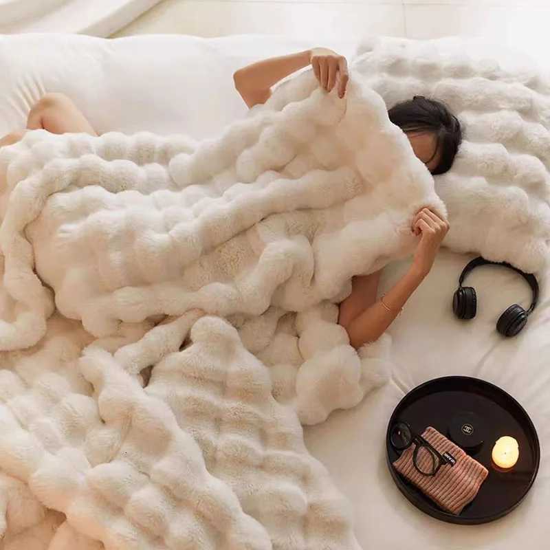 Luxury Imitation Fur Blanket Super Comfortable Blankets for Beds High-end Warm Bed Linen home textiles Bed Decorative H251216-image-1088600896