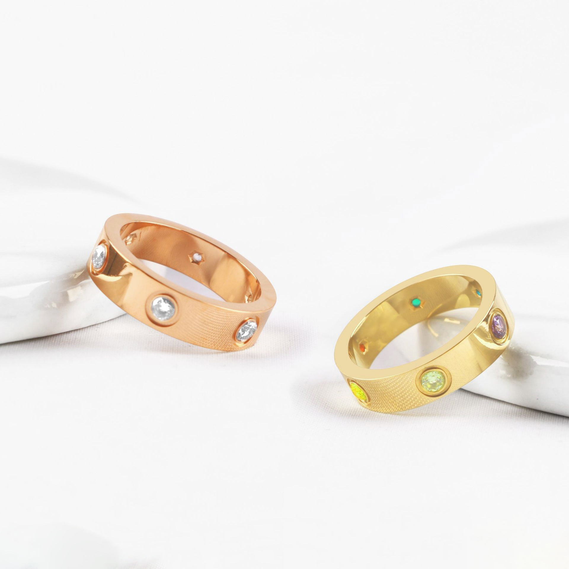 Designer Rings Luxury Jewelry Colored diamond ring electroplated with high quality 18K gold titanium steel ring for women men wedding Rings trend Ac