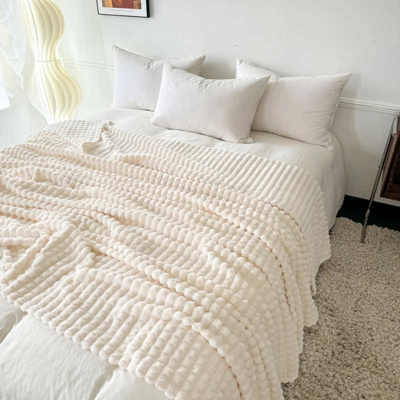 All-Season Plaid Flannel Blanket Soft Lightweight Faux Rabbit Fur Throw Blankets for Sofa Bed Single Double Warm Plush Bedspread H251216-image-1088601786